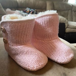 Baby Girl Ugg Boots size USA 2/3 Pink Knit